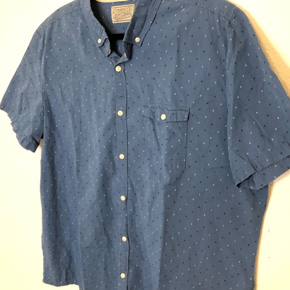 5 FOR $25 ⭐️ Jeremiah Short Sleeve Button Down - Picture 3 of 4